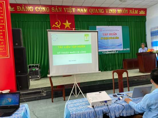 Trung tâm Ứng dụng tiến bộ Khoa học và Công nghệ đã phối hợp với Phòng Kinh tế thị xã Hương Trà và UBND xã Hương Toàn tổ chức 01 hội nghị tập huấn nuôi cá lồng nước ngọt.